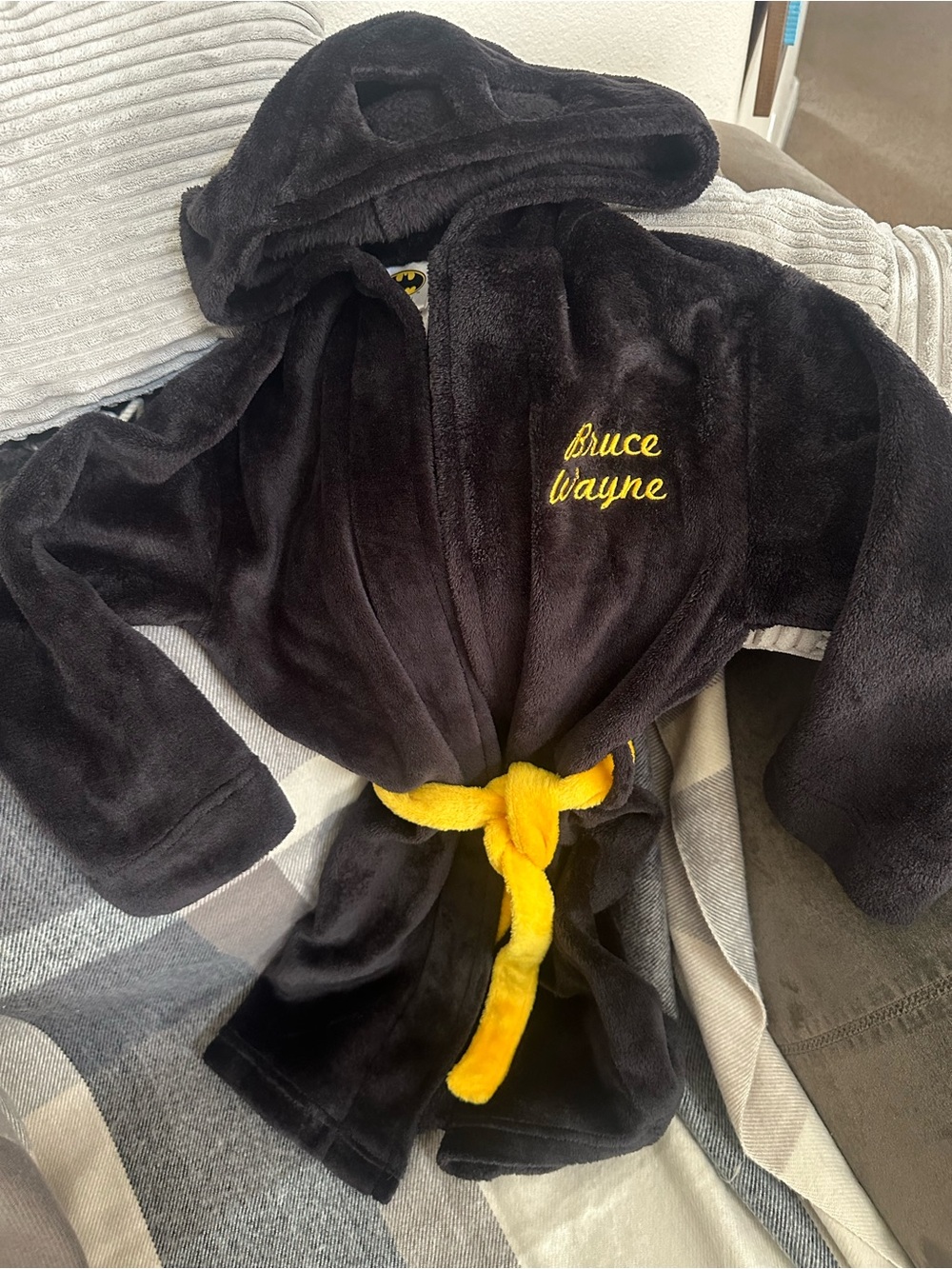 Kid’s Batman Plush Hooded Mask Robe